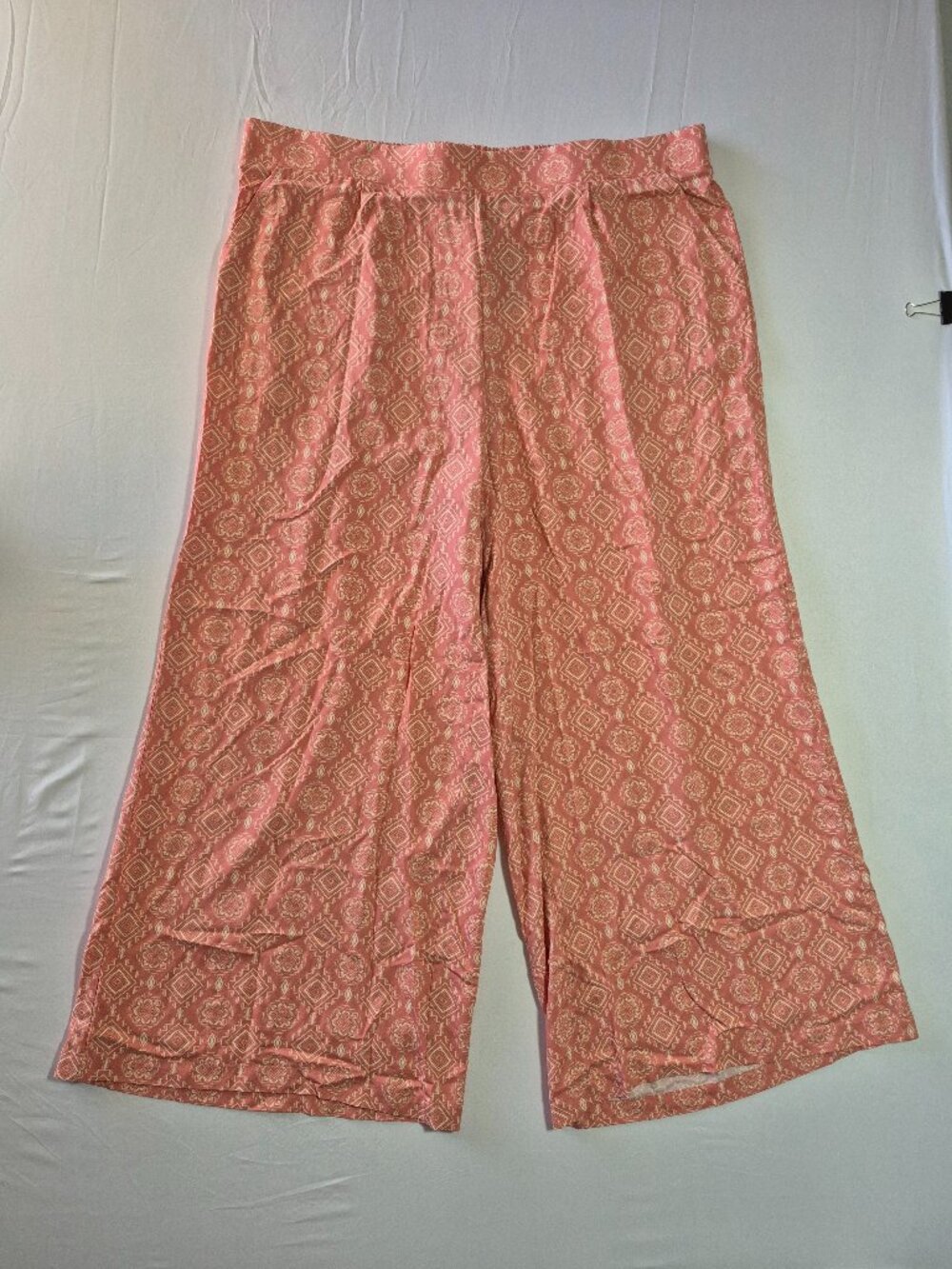 NWT Torrid FeelTheFit Pull On Wide Leg Challis Pant Washed Geo Desert Sand 3R